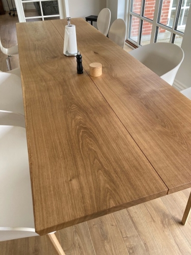Plank Tisch in Eiche mit Naturöl, 95x300 cm, Stilvoll und 15 Grad Kanten